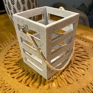 Yankee Candle Co. Distressed White Wood Holder